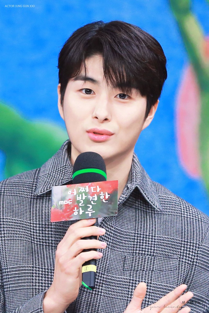 lucentemoment's tweet photo. 191002 어쩌다발견한하루 제작발표회
정건주배우님 #정건주 #이도화 #어하루

💙https://t.co/fKurTSHRol
💙https://t.co/8WLqleQIXP
💙https://t.co/kAoWXmBmlI https://t.co/HnjVshv178