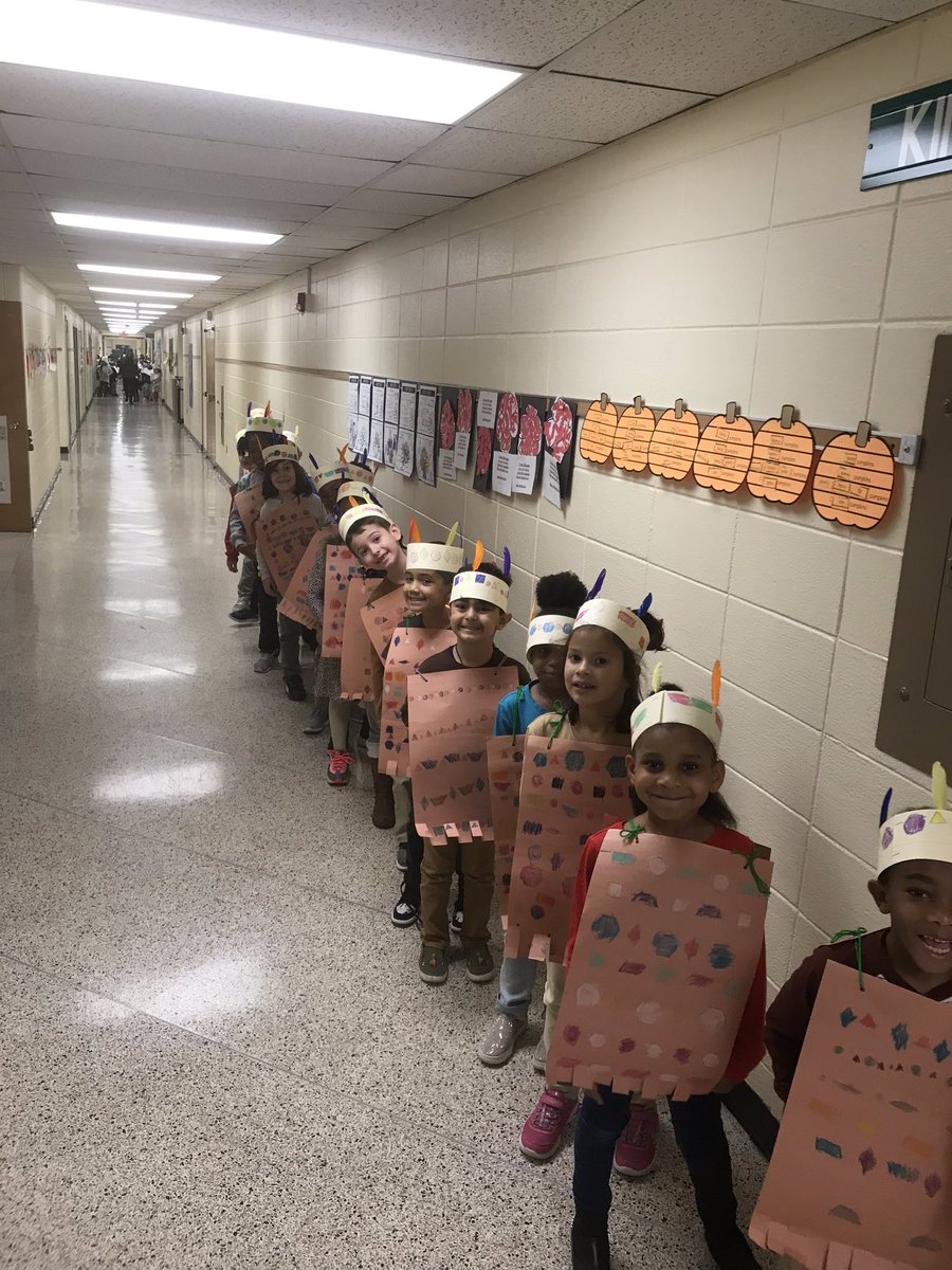 Mr_M_Teaches's tweet photo. Thankful for all my amazing students! Heading to the first grade feast with nothing but smiles 😁 #whyLP #truenorthbrunswick #MrMteaches https://t.co/qYf5QlKhCq