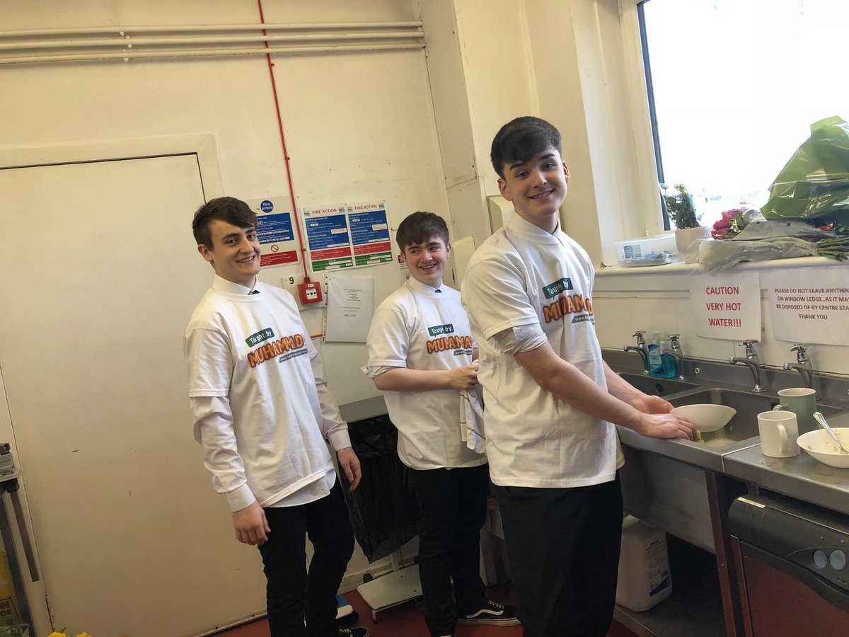 BraeviewR's tweet photo. Another successful drop in session for the senior boys today at the cafe. They brightened up the day of some of the ladies by giving them flowers and playing cards and dominos again with the customers. So proud of the boys.#taughtbymuhammad #werebraeview https://t.co/tJUAanQ8P8