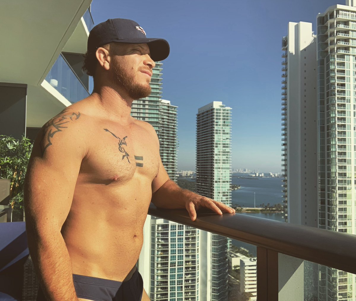 mexginger007's tweet photo. Good morning Miami. Felling blessed. #Miami #travel #circuitfest #morningmotivation #blessed https://t.co/1U0POpvXsK