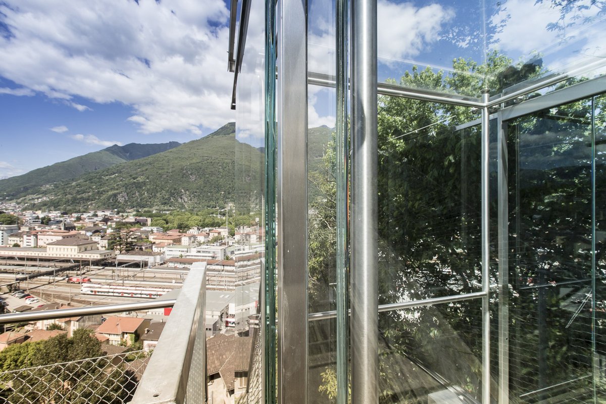 inclinators's tweet photo. #CantonTicino 🇨🇭
#LandingPerspectives and #ScenicView on #InclinedLifts
____
#Inclinators #Funiculars #TramLift #ElévateurIncliné #AscenseurIncliné #SCHRÄGAUFZÜGE https://t.co/QVAtkgUQjD