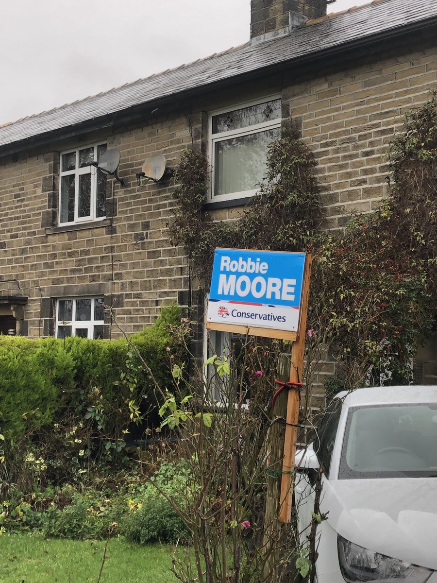 Great to be out and about in #Silsden this morning speaking to residents about my plan for improving our area. 

Let’s get #BrexitDone ✅🇬🇧 

Let’s get the pedestrian bridge built to Steeton 🚶‍♂️🚶‍♀️

Let’s get more police back on our streets 👮‍♀️

#Craven #Keighley <a href="/ToryCanvass/">#ToryCanvass 🗳</a>