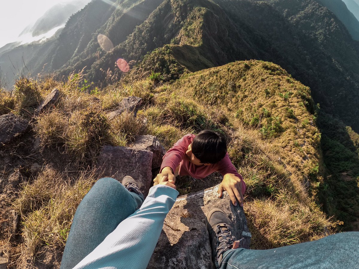 holdhandjourney's tweet image. #สายลุยห้ามพลาด ✨
สุดมากทริปนี้ที่เลอกวาเดาะ จังหวัดตาก
ลุยกันแบบตัวปลิว เพื่อนร่วมทางตัวจิ๋ว GoPro HERO8 Black ช่วยเราได้เยอะ พกพาสะดวกมาก แถมได้รูปมุมมองแปลกๆมาเพียบ โคตรจะดีเลย 🖤
หนาวๆแบบนี้ไปเดินป่ากับพี่ไหมจ๊ะ
.
#holdhandsjourney #TravelwithGoPro #GoProHERO8 #GoProThailand