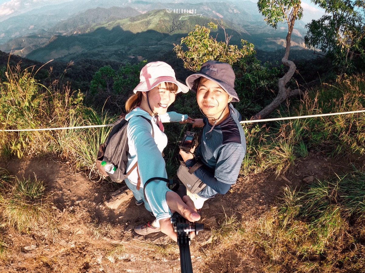holdhandjourney's tweet image. #สายลุยห้ามพลาด ✨
สุดมากทริปนี้ที่เลอกวาเดาะ จังหวัดตาก
ลุยกันแบบตัวปลิว เพื่อนร่วมทางตัวจิ๋ว GoPro HERO8 Black ช่วยเราได้เยอะ พกพาสะดวกมาก แถมได้รูปมุมมองแปลกๆมาเพียบ โคตรจะดีเลย 🖤
หนาวๆแบบนี้ไปเดินป่ากับพี่ไหมจ๊ะ
.
#holdhandsjourney #TravelwithGoPro #GoProHERO8 #GoProThailand