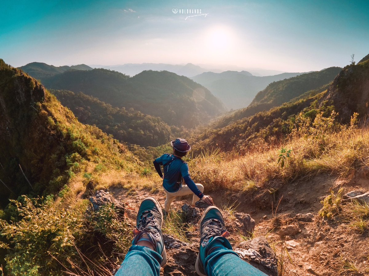 holdhandjourney's tweet image. #สายลุยห้ามพลาด ✨
สุดมากทริปนี้ที่เลอกวาเดาะ จังหวัดตาก
ลุยกันแบบตัวปลิว เพื่อนร่วมทางตัวจิ๋ว GoPro HERO8 Black ช่วยเราได้เยอะ พกพาสะดวกมาก แถมได้รูปมุมมองแปลกๆมาเพียบ โคตรจะดีเลย 🖤
หนาวๆแบบนี้ไปเดินป่ากับพี่ไหมจ๊ะ
.
#holdhandsjourney #TravelwithGoPro #GoProHERO8 #GoProThailand