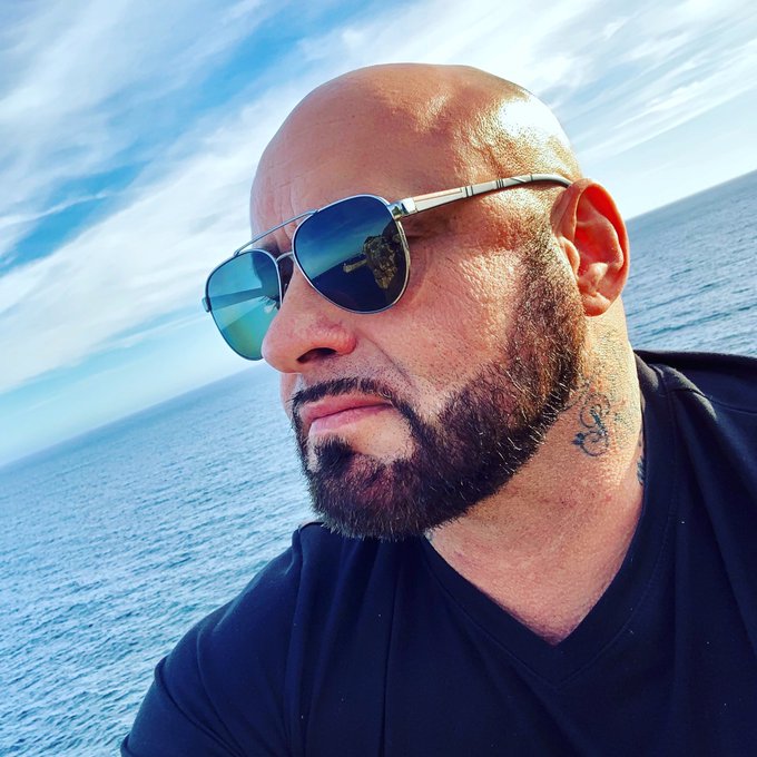 See you tomorrow @liz__rainbow and @sexvenom_x . It&rsquo;s shooting time 🎥 Dirk Moor Pelicula searching for<a class="tags" href="/tag/liz__rainbow">@liz__rainbow</a><a class="tags" target="_blank" title="On Twitter" href="/?out=eyJ0eXAiOiJKV1QiLCJhbGciOiJIUzUxMiJ9.eyJpYXQiOjE3MjE3ODk5NDgsImlzcyI6InR3cG9ybnN0YXJzLmNvbSIsIm5iZiI6MTcyMTc4OTk0OCwiZXhwIjoxNzUzMzI1OTQ4LCJyZWRpcmVjdF91cmwiOiJodHRwczovL3R3aXR0ZXIuY29tL3NleHZlbm9tX3gifQ.ftOnkgwR-PyRqSXD_7i8C-n3tmvYpFo78SozNIxDpzqhlxx0vJxvBGqIE10MEPw5mLXNULjeSWw8_9yMcKRqyQ">@sexvenom_x</a>