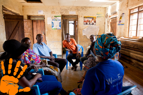 Solidaridadnetw's tweet photo. In #GoldenLine with @SimaviNL and @hesocialimpact we work on empowering women in #gold mines in Ghana and Tanzania. We also engage men in accountable practices, e.g behavioural change to prevent violence against girls and women. #16Days #FlowNL #orangetheworld @NLWomensrights https://t.co/X8p6C0t0VE