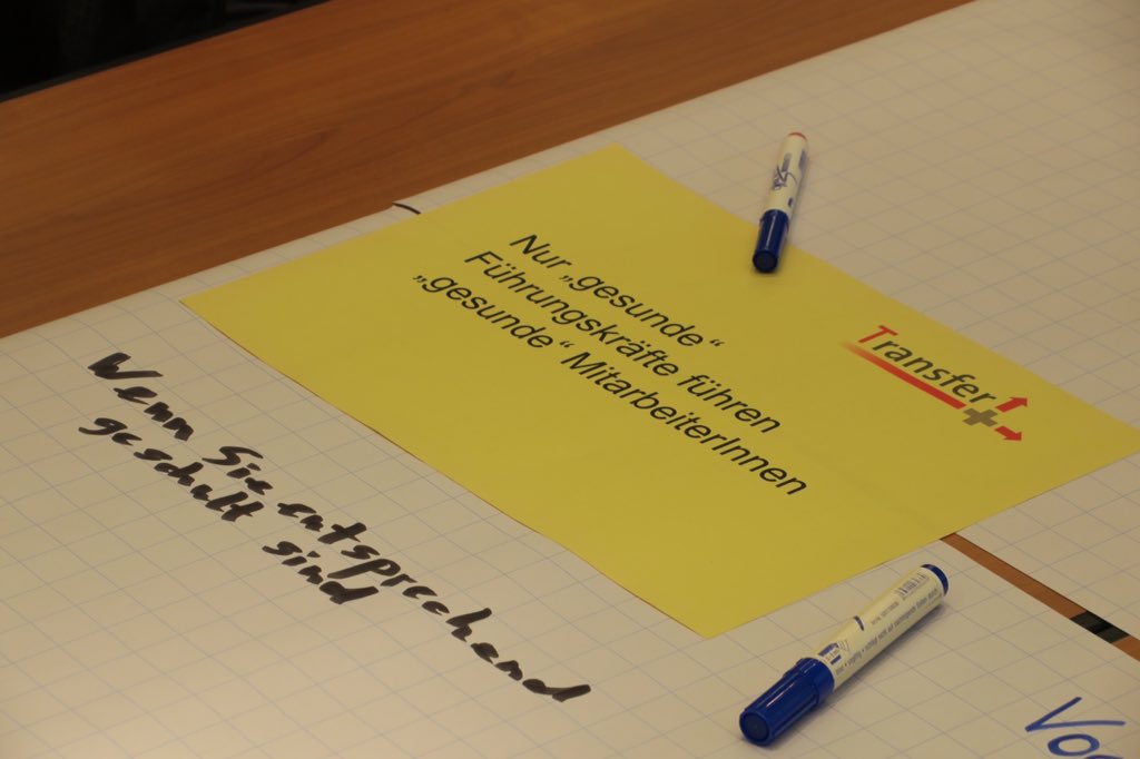 TransferPlus18's tweet photo. Jetzt geht es zum aktiven Part über: In World Cafés werden anhand von Thesen die Konferenzthemen #Arbeitszeit und #Führung angeregt diskutiert. https://t.co/X17hfacVUI