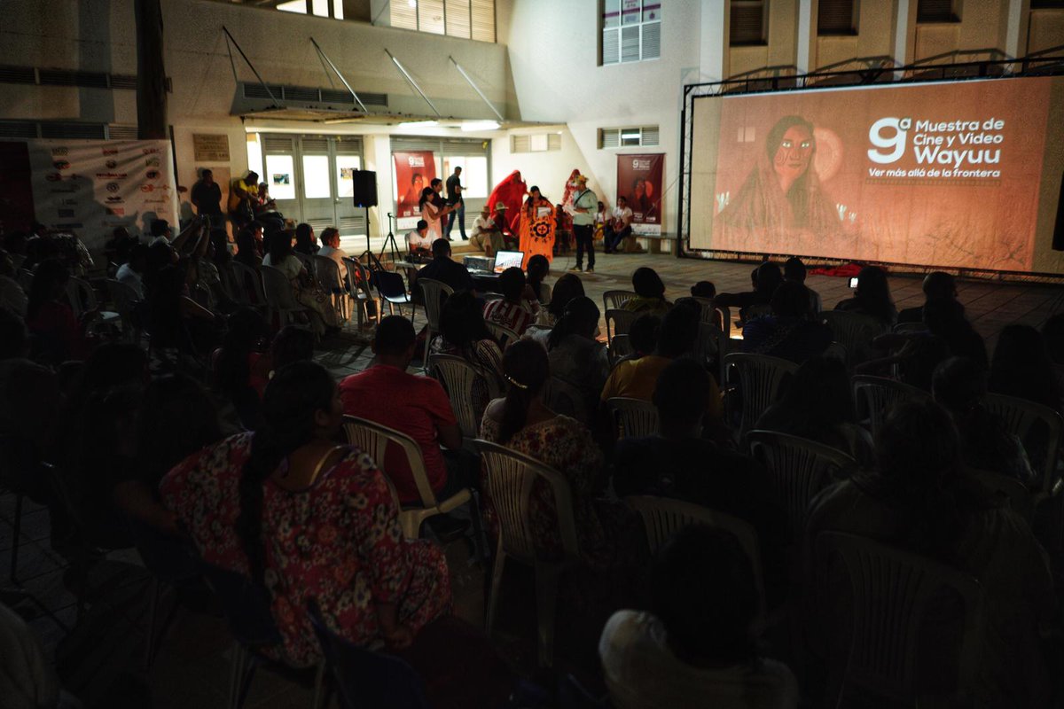 RedWayuu's tweet photo. Y así fue la inauguración de la 9na Muestra de Cine y Video Wayuu. Gracias #Maicao por el apoyo al cine. Fotos Cortesía: Pablo Albarenga / Agenda Propia @agendapropiaap
#CineWayuu #CineIndígena #WayuuLab #Frontera #Colombia #Venezuela #Wounmainkat #LaGuajira https://t.co/4cGsxf0U13