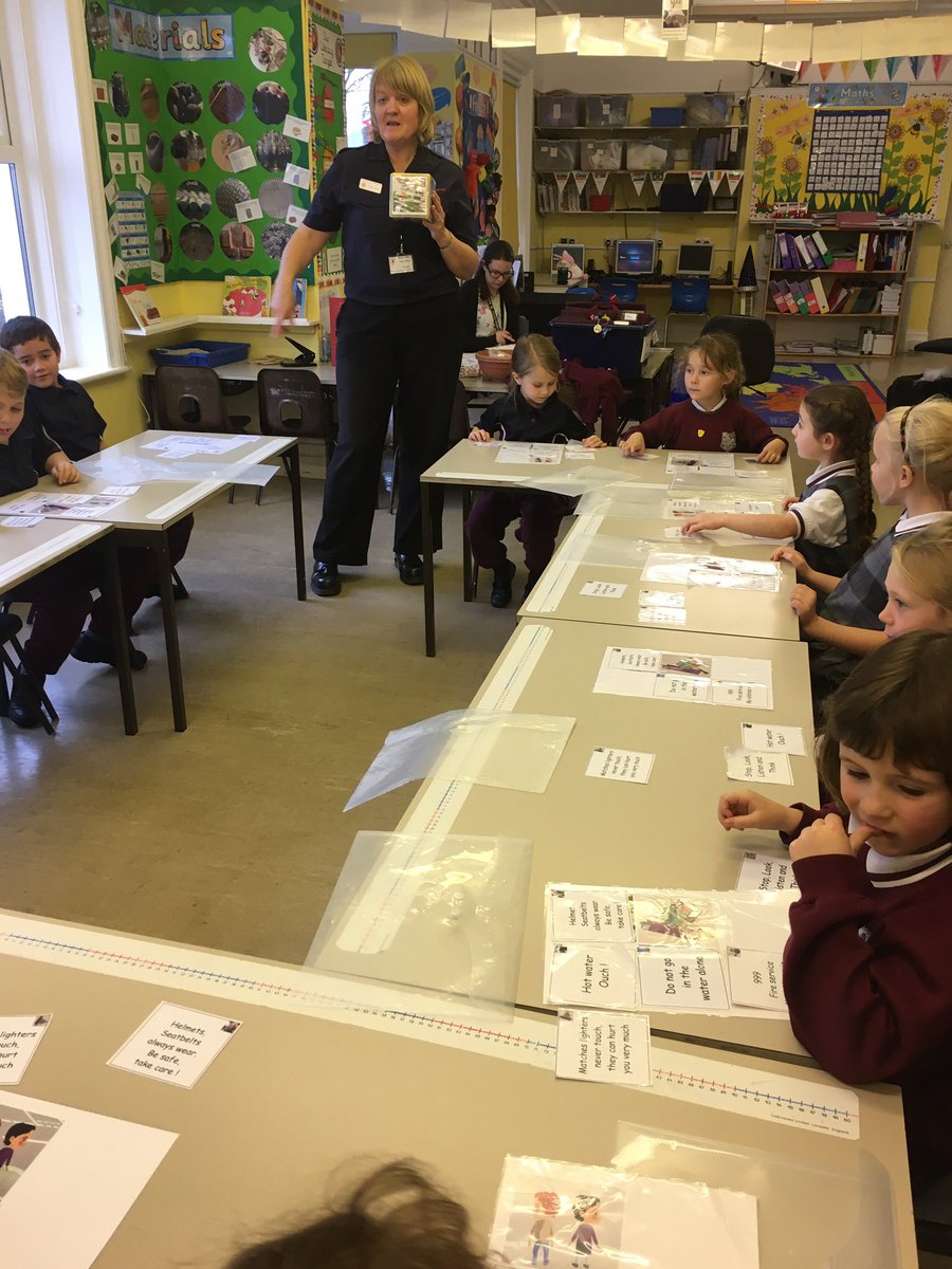 TrudyGolding1's tweet photo. Thank you to Elaine from the fire service for an interesting and informative lesson about safety. https://t.co/IefyMiGkh0