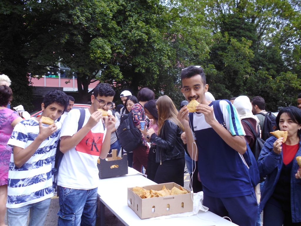 ilsenglish's tweet photo. For #TBT this week we're looking back at some old photos from our Summer Samosa Party! We had a wonderful time hosting the event, we hope our students enjoyed it too ☺️ #Nottingham #Notts #ThrowbackThursday https://t.co/bAZqaD8bJO
