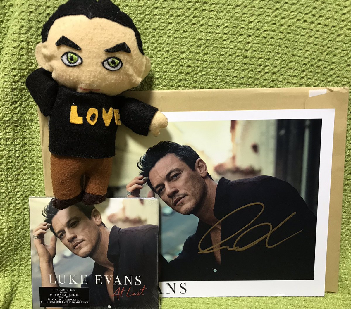 Luke Evans On Twitter Ive Signed This Ridiculously Large
