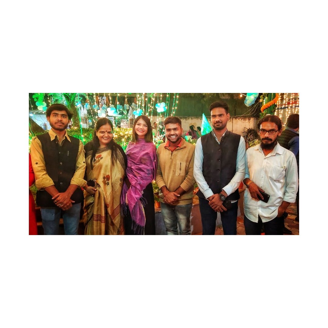 Ubaidhaider23's tweet photo. 26 नवंबर को आम आदमी पार्टी मुख्यालय में पार्टी के सातवें स्थापना दिवस पर @Cyss_AAP के साथियों के साथ स्थापना दिवस को मनाते हुए ।
जय हिन्द 🇮🇳
इन्कलाब जिन्दाबाद 🇮🇳
#7YearsOfAAP
#KejriwalPhirSe https://t.co/QwRGybqh2A