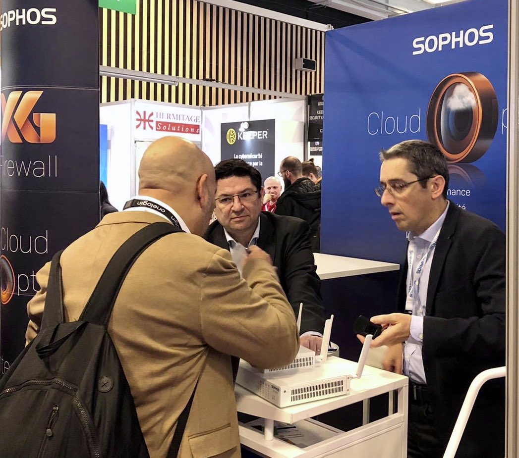 SophosFrance's tweet photo. Vous assistez à la deuxième journée de Cloud Expo @CEE_Paris_ ?
Venez rencontrer toute l’équipe de #Sophos sur le 👉stand C22👈
#cybersécurité #CloudOptix #CloudPublic https://t.co/bVslZfLfa9