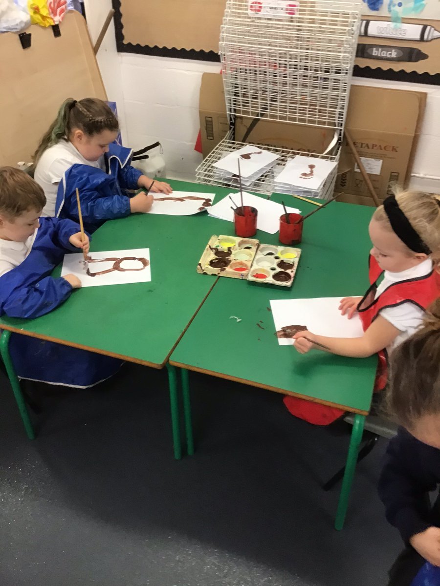 hannahkirk84's tweet photo. This week we have been focusing on being absorbed when we are playing and really sticking at it. We have spotted so many people absorbed in their learning. Well done Conker class โบ๏ธ#eyfs #absorbed #behavioursforlearning #learningtolearn https://t.co/qFDFXi4E4u