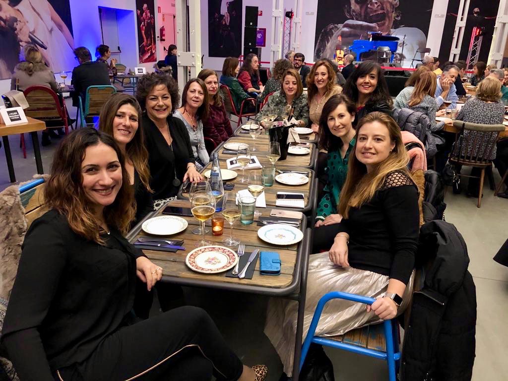 manaistyle's tweet photo. La noche perfecta para reunir a grandes amigas en torno a la mesa un miércoles en @GastroLava no podíamos perdernos la #NocheConSaboraFado las chicas de #womencyl Estuvo genial @Sutravassos !!Fue una gran velada!! Queremos mesa para todos los conciertos de 2020 😜 @Heineken_ES https://t.co/lI79n9HLe3