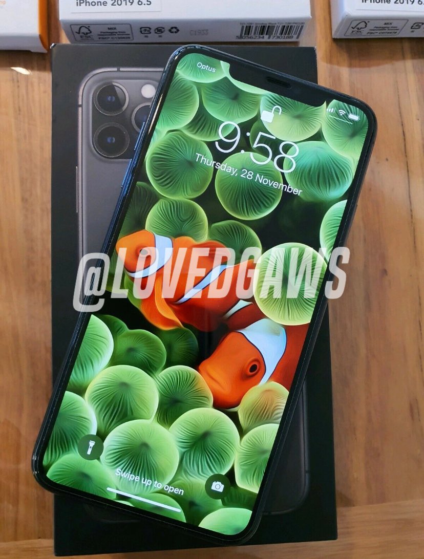 LovedGAWS's tweet photo. 🚨HUGE GIVEAWAY🚨

iPhone 11 PRO MAX (256GB) &amp; APPLE WATCH SERIES 5

• Like + RT ♻️
• Follow Me &amp; @IlIlIIIIlIl 
• Subscribe to: https://t.co/4TCNW2yJC3
• Notifications ON or you cant WIN!

Ends when this tweet has 500 RTS https://t.co/Uh7SMQ7lyU