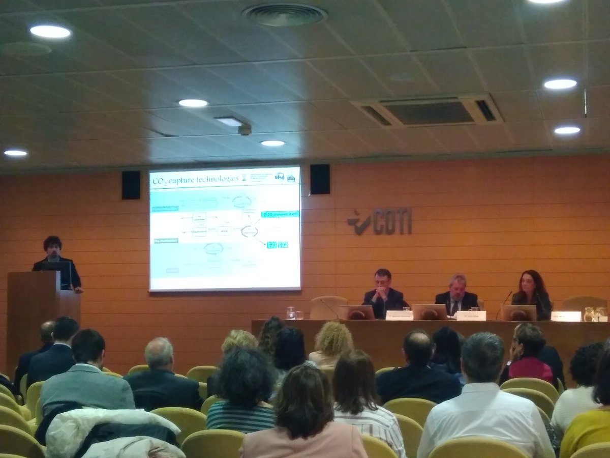 pteco2's tweet photo. Javier Sánchez Laínez de @unizar, Premio @pteco2 mejor tesis "ex aequo" 2019 presenta su trabajo “MOF-based Polymeric Membranes for CO2 Capture” en #AsambleaPTECO2, que estamos celebrando en @CDTIoficial https://t.co/DA2krkQGxe ¡Enhorabuena! https://t.co/xWmuO4GCYJ