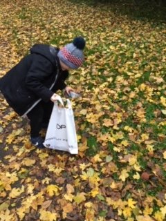 CleanAngie's tweet photo. Evan &amp; Joel have been out collecting litter around Ashby fields school &amp; the black path. Evan was impressed when he found a mask. Thanks for helping us to keep or community clean and tidy boys, you are amazing. :) @DaventryVC https://t.co/fm5X1Tuoz4