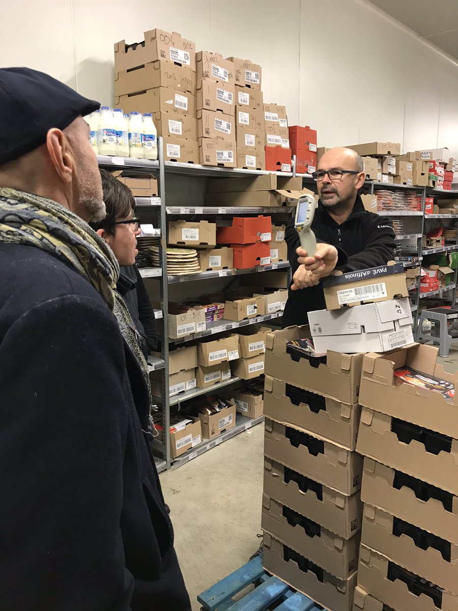 DEFIS_Emploi's tweet photo. Temps de découverte chez #AidesEtPresences et @leclercdrive avec le groupe #DigitalEmploi Deux exemples de #digitalisation des outils pour améliorer et simplifier les pratiques au quotidien. Merci pour ce très bon accueil 👍#inclusion #leverlesfreinsnumeriques https://t.co/1C3xMXUsDI