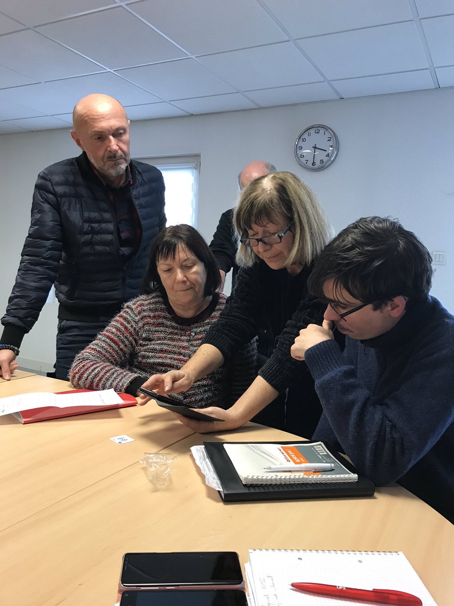 DEFIS_Emploi's tweet photo. Temps de découverte chez #AidesEtPresences et @leclercdrive avec le groupe #DigitalEmploi Deux exemples de #digitalisation des outils pour améliorer et simplifier les pratiques au quotidien. Merci pour ce très bon accueil 👍#inclusion #leverlesfreinsnumeriques https://t.co/1C3xMXUsDI