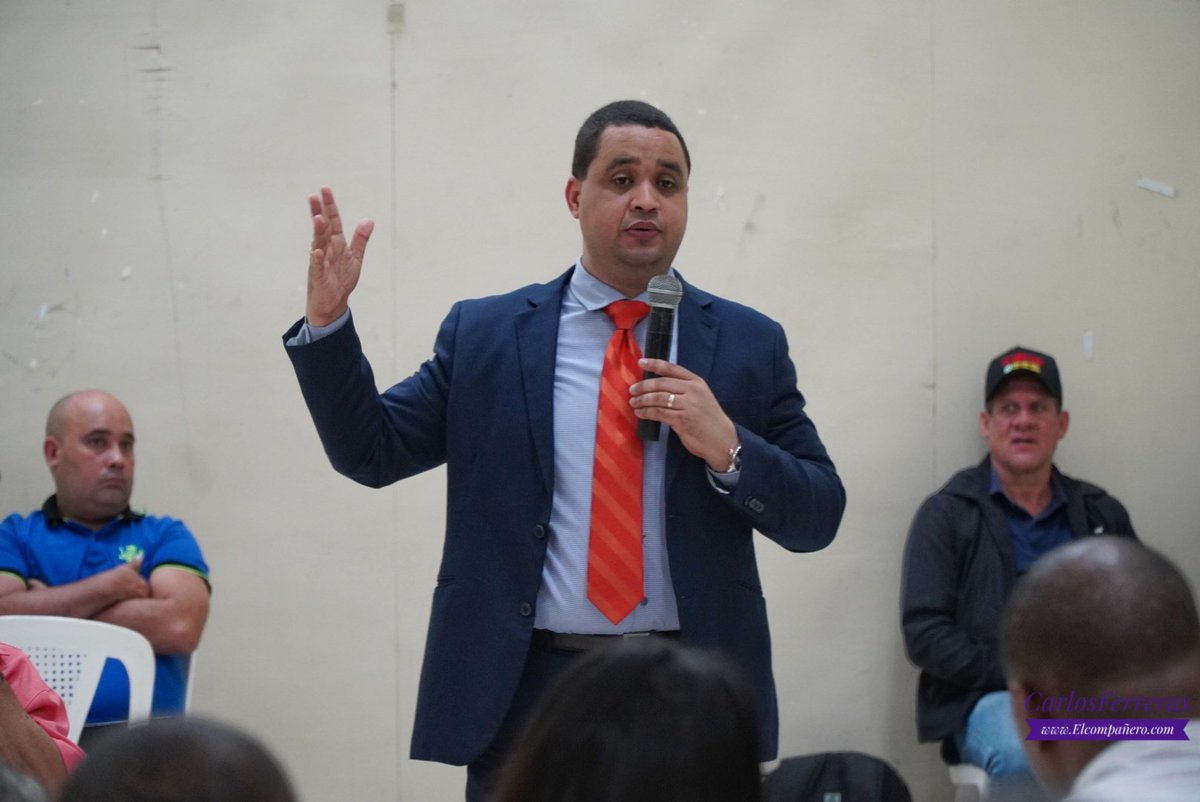 Elcompanero_'s tweet photo. Se retoman los trabajos del equipo del Miembro del Comité Central del #PLD, #CarlosFerreras, con el objetivo de garantizar el triunfo arrollador de las elecciones de Febrero y Mayo del 2020, de todos los candidatos del @PLDenlinea #elcompañero #EquipodeRedesCF #eldiputadodela3 https://t.co/dK3TAVqrOm