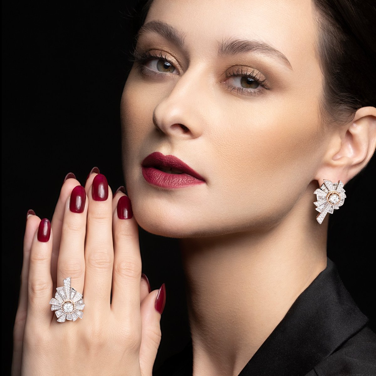 Speak only words of kindness and get the best diamond jewelry.

Product code (PLU): H19005149 (Ring) &amp; H19005951 (Earrings)
.
.
#HaveItAll
#Mondial #Earrings #Diamond #Ring