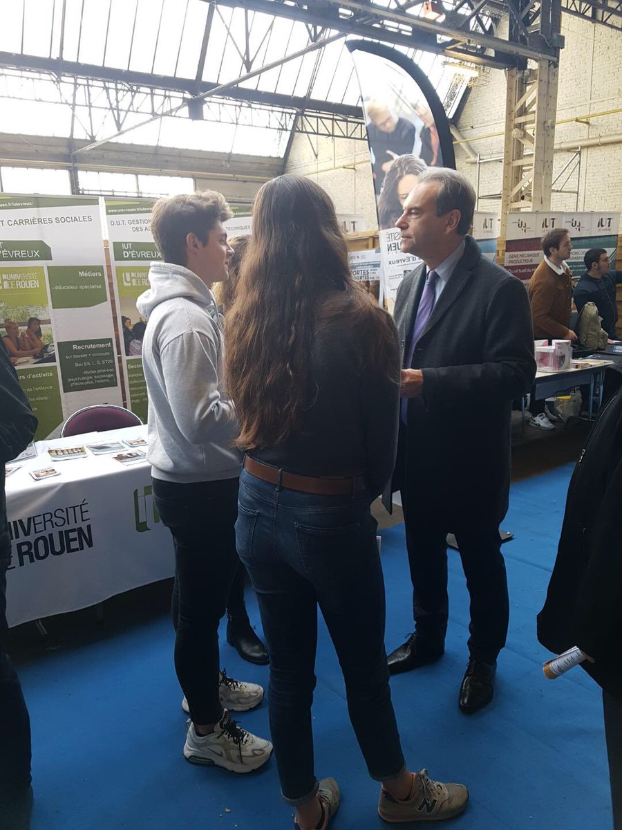 RiouYsa's tweet photo. Merci a Evreux Portes de Normandie pour le soutien dans l’organisation de la journée formations supérieure  #Evreux  @acrouen @LaurentLeMerci4 https://t.co/9hFAlbo1Ct