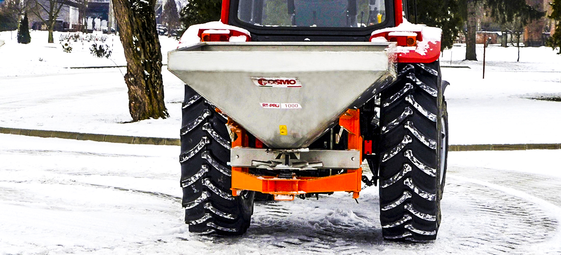 IRUMreghin's tweet image. Nu lăsați iarna să vă surprindă! 
La IRUM găsiți sărărițele COSMO, ideale pentru drumuri, parcări, trotuare.
Ușoare și rezistente, acestea împrăștie eficient sarea și materialele antiderapante, 
cu un minim de efort.

irum.ro/accesorii-agri…

#irum #reghin #fabrica