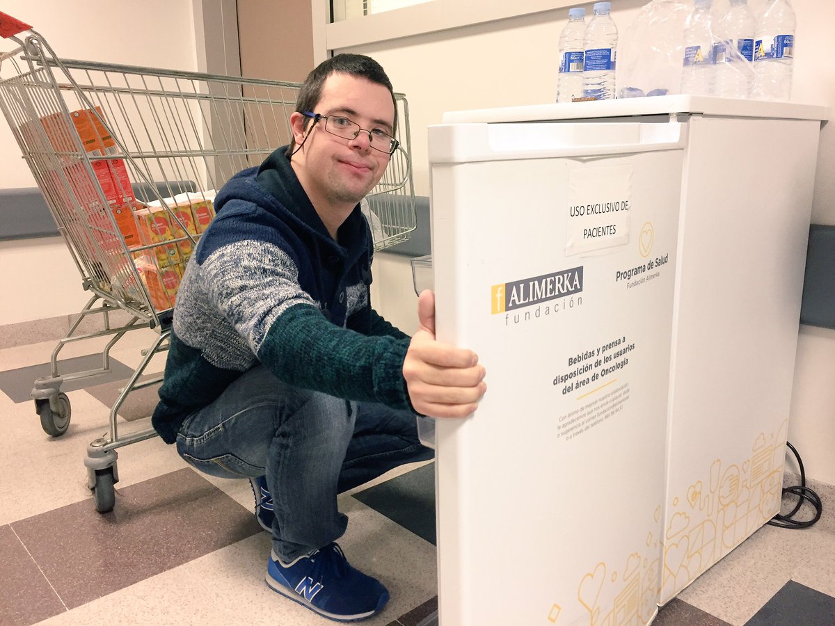 FundAlimerka's tweet image. ¡Ya no queda nada! El próximo 3 de diciembre recibiremos el Premio a la Colaboración en los #PremiosAEF dentro de #Demos2019 por nuestro programa de #Humanización en #Oncología. ¡Estamos muy emocionados! 

#JuntosSomosMás #SomosFundaciones #cáncer #salud

bit.ly/PREMIOAEF