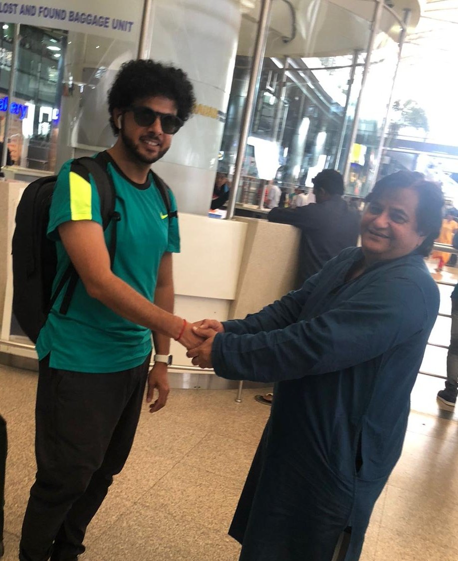Durga Jasraj (@durgajasraj) on Twitter photo So happy to welcome the #youthicon of #HindustaniClassicalMusic <a href="/maheshmkale/">Mahesh Kale</a> 💕🤗...Tonight he performs for the 47th Pandit Motiram Pandit Maniram Sangeet Samaroha, at CCRT, Madhapur, Hi-Tech City, #Hyderabad from 7:30 pm.All are welcome 😊🙏🙌
#PMPMSS #Panditjasraj #mklive #ICM So happy to welcome the #youthicon of #HindustaniClassicalMusic <a href="/maheshmkale/">Mahesh Kale</a> 💕🤗...Tonight he performs for the 47th Pandit Motiram Pandit Maniram Sangeet Samaroha, at CCRT, Madhapur, Hi-Tech City, #Hyderabad from 7:30 pm.All are welcome 😊🙏🙌
#PMPMSS #Panditjasraj #mklive #ICM