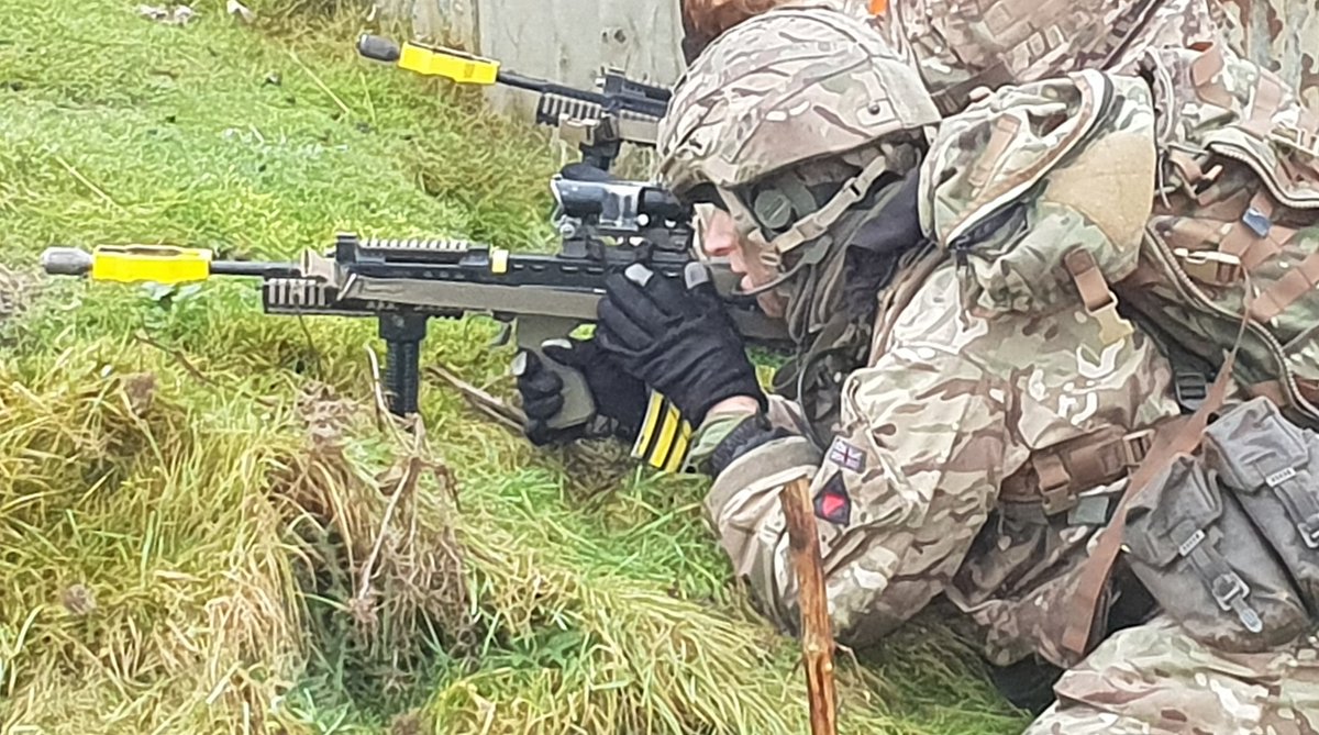 AMSTC1's tweet photo. @AMSTC1 JNCO cse FTX on a wet Catterick TA; great for AMS Res Jnr leaders to hone core skills. Keep tempo with combat tps to deliver med spt as needed. A credit to Army Res & civ employers #medtrg #leadership @2MedX @1UKDivision @ArmyResComdSM @ArmyMedServices @Army_Leadership https://t.co/MEoX2W96Ln
