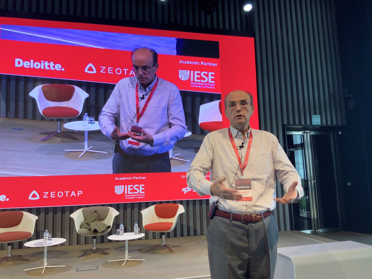 MariaPuigNart's tweet photo. El Prof. Santiago Alvarez de Mon @iese_esp hablando sobre las “mentes’ y las habilidades del lider  en #Reinventate2019 https://t.co/GcArJV5HLc
