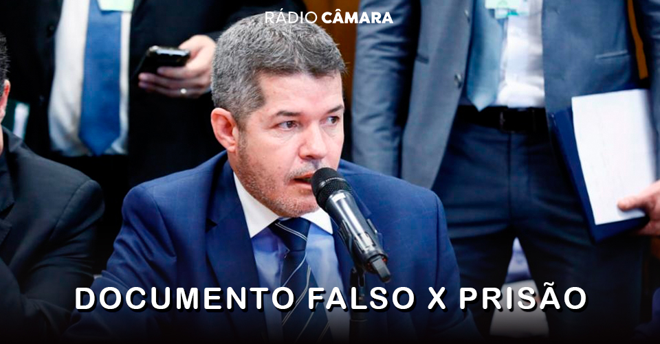RadioCamara's tweet image. #Justiça | Porte de #DocumentoFalso poderá ser punido com prisão. bit.ly/2OqqtHw