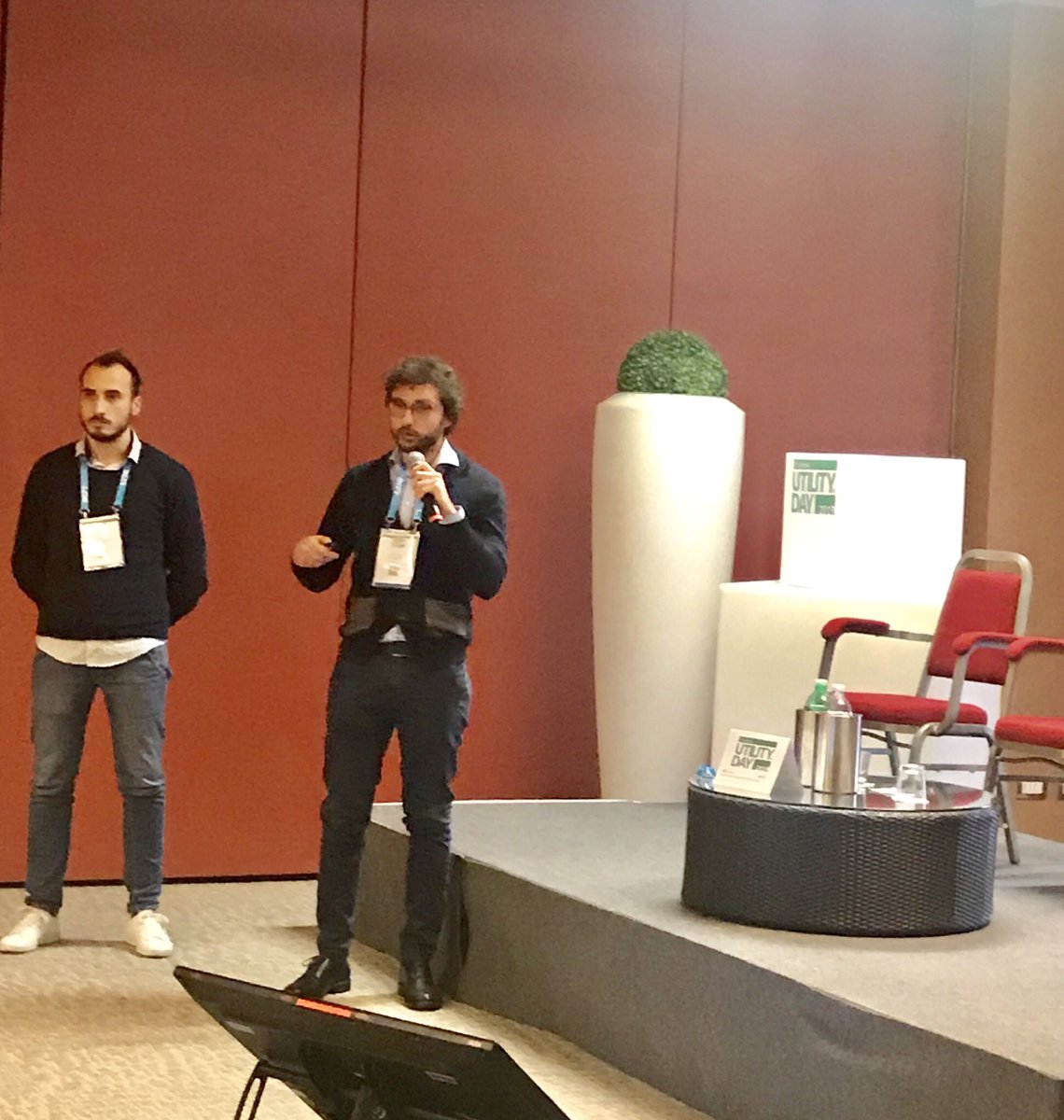 UtilitEnergy's tweet photo. Come rivoluzionare il modo di scambiare energia secondo Acea: il progetto ProsumerChain a #utilityday 2019 con Carmelo Graceffa di @AceaGruppo e @Apio_1 https://t.co/UKTQqxz6oq