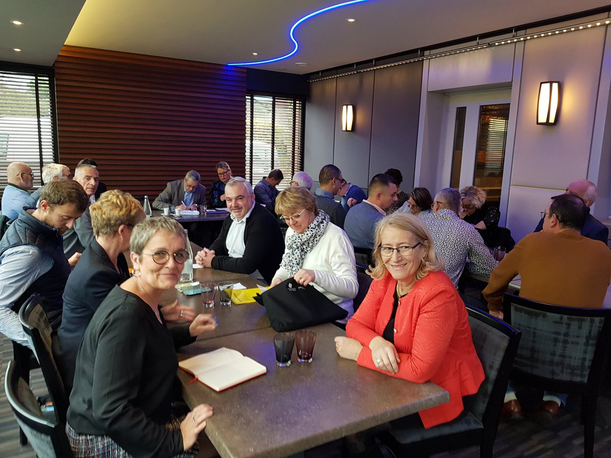 PHILIPPECOY's tweet photo. La fédération de #Normandie #Maine se retrouve à #flers #Orne avec une actualité regionale très intense et dynamique. Réélection du président ALain Clouet @LesBuralistes #RSE #deveconomique #transformationburalistes #marcheparallele @ccifrance @CCINormandie @douane_france https://t.co/evhf4fi27J