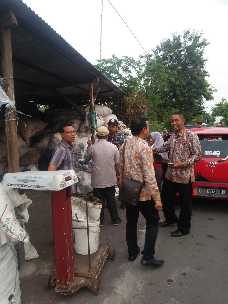 Mas_rukhin03's tweet photo. Terima Kasih atas Kunjungan dari Kemendes PDTT, DPMD Prov. Jatim, DPMD Kab. Mojokerto di Desa Bangun Kec. Pungging... Semoga Pungging Dapat Lebih baik untuk Ke depannya... 🙏🙏🙏
#DanaDesa
#Kemendesa
#AbdulHalimIskandar
#PDTT
#P3MDjatim https://t.co/ZdcGXOmDQd