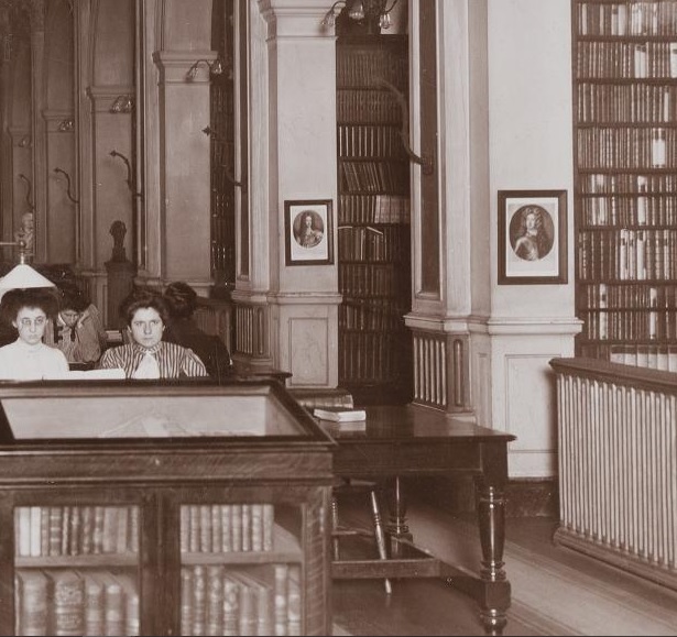 UCLSpecColl's tweet photo. What does it take to make a library? If all you need is books, a building, and people, it should be simple... right? Read our blog post on the beginnings of @UCL's libraries, then visit our exhibition on the same - running until December 13th! https://t.co/Jrf0MMtwFM https://t.co/39huOecElO