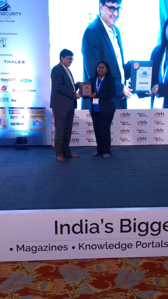 iValueInfoSoln's tweet photo. Anita Suri, BFSI Head,@iValueInfoSoln presenting the memento to Mr. Hitesh Sachdev, Head- Start Up Engagement, Innovation &amp; Investments, @ICICIBank 
at 3rd BFSI Cloud &amp; Security Summit, Mumbai by @eletsTweets  where @iValueInfoSoln Is #Exibitor along with @MicroFocusSec https://t.co/uroPN22p39