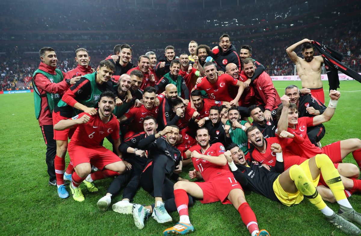 fanatikcomtr's tweet photo. 🇹🇷 A Milli Futbol Takımı, FIFA dünya sıralamasında 29.'luğa yükseldi.

1- Belçika
2- Fransa
3- Brezilya https://t.co/G51Aldeovw