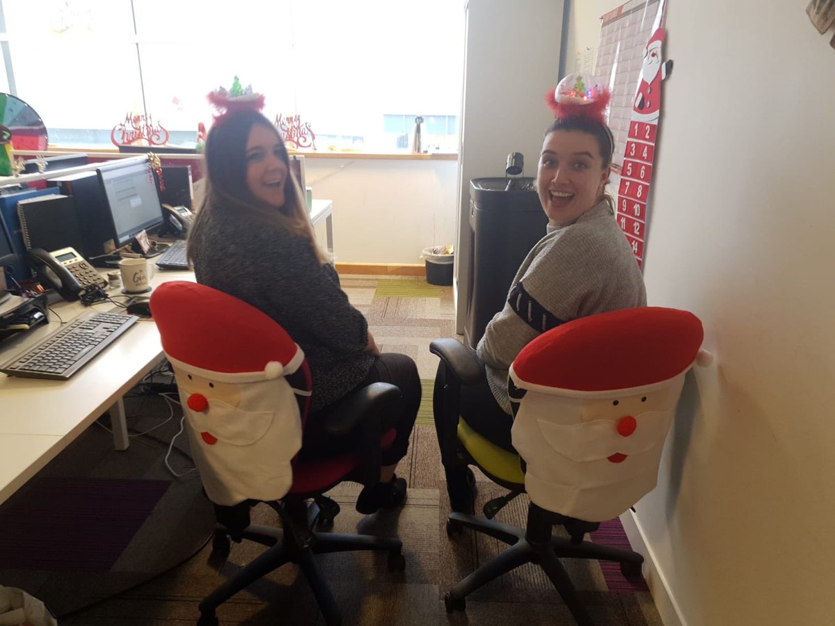 ResQCS's tweet photo. How amazing does the Seaham recruitment office look! 😮 
Some fierce Christmas competition here🎄

#Christmas #ResQChristmas #ChristmasDecorations #Work4ResQ #GreatPlaceToWork #TeamResQ https://t.co/48F5pBO99w