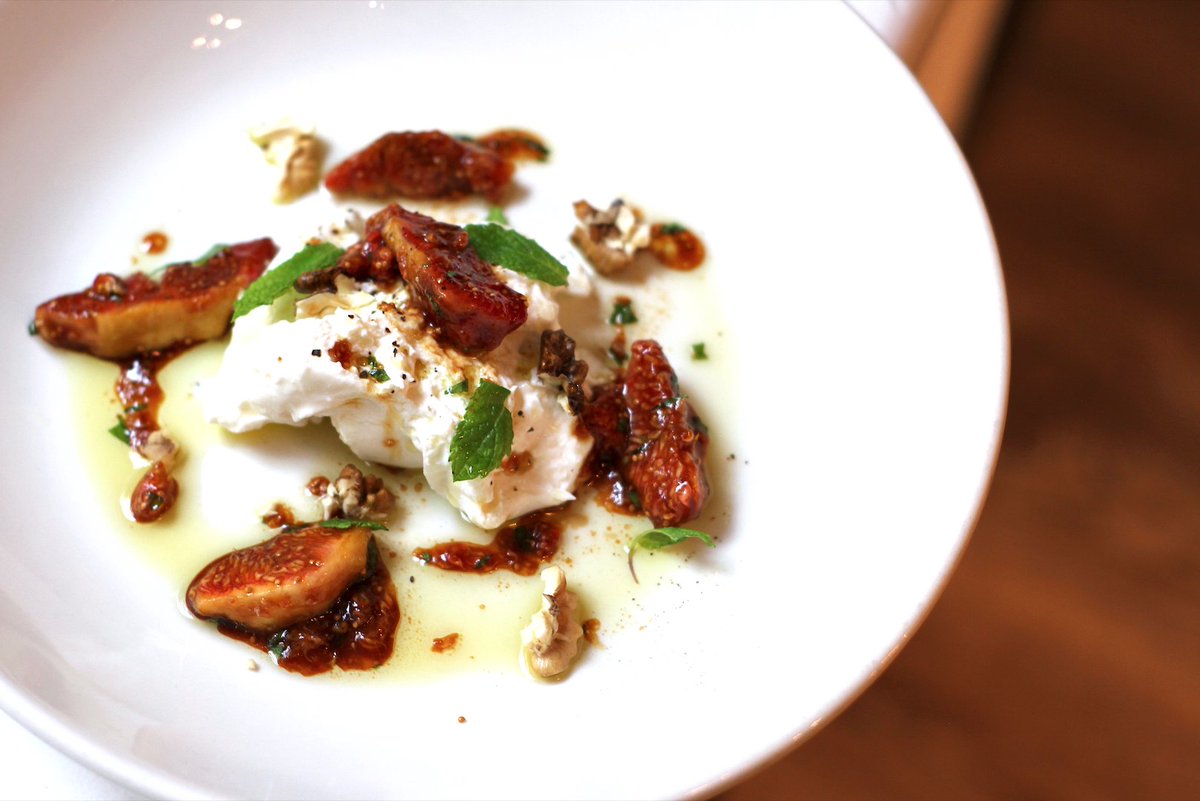 ManicomioSW3's tweet image. #LunchGoals at Manicomio Cafe Chelsea 🤩
📸Burrata, Purple Figs, Walnuts &amp;amp; Mint
 📍 85 Duke of York Square, SW3 4LY
🖥 manicomio.co.uk
☎️ 020 7730 3366
