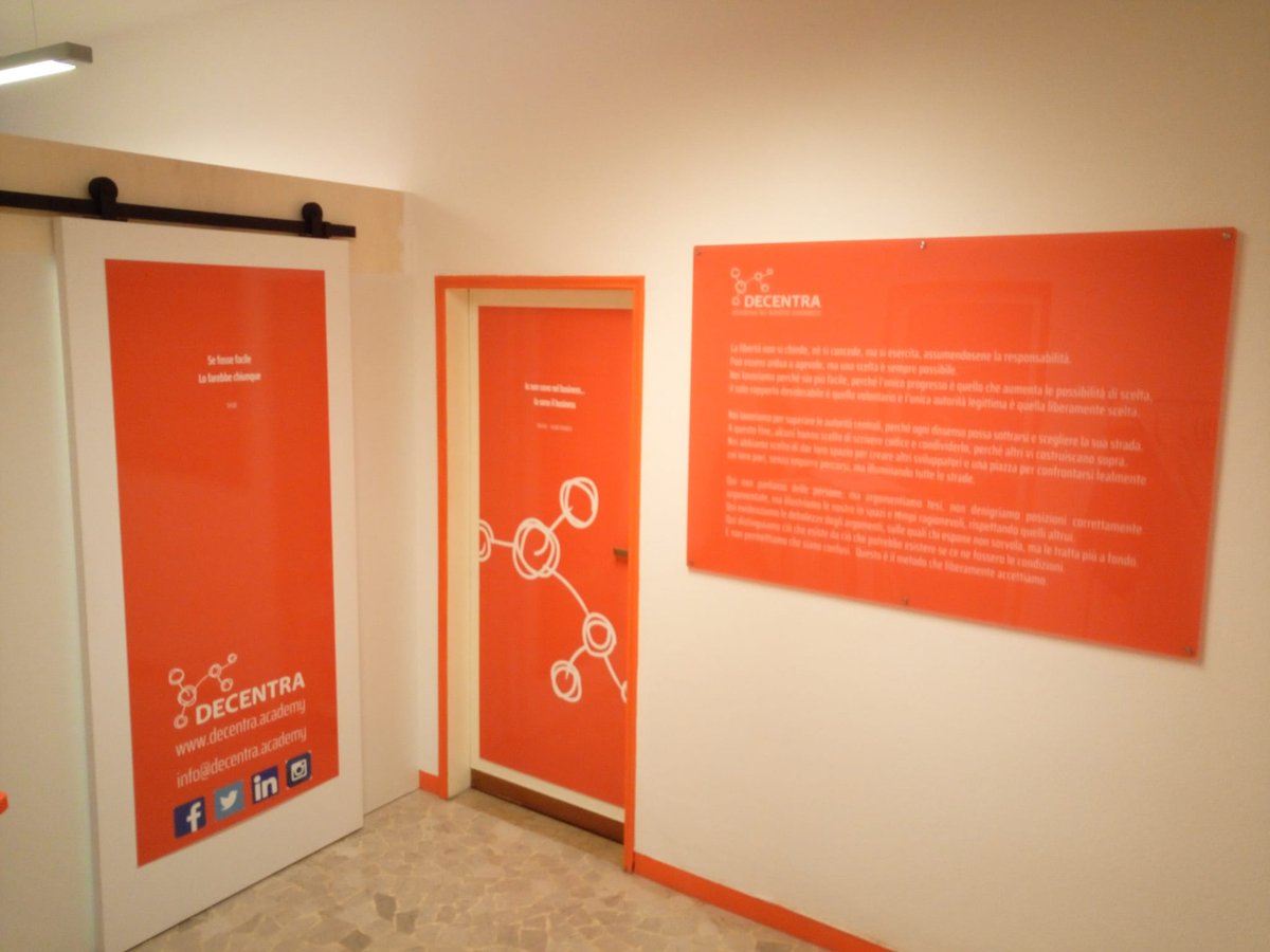 Chi verrà alle 18.30 al #NataleDecentra potrà ammirare il nuovo design della nostra sede...
Ecco un piccolo teaser...