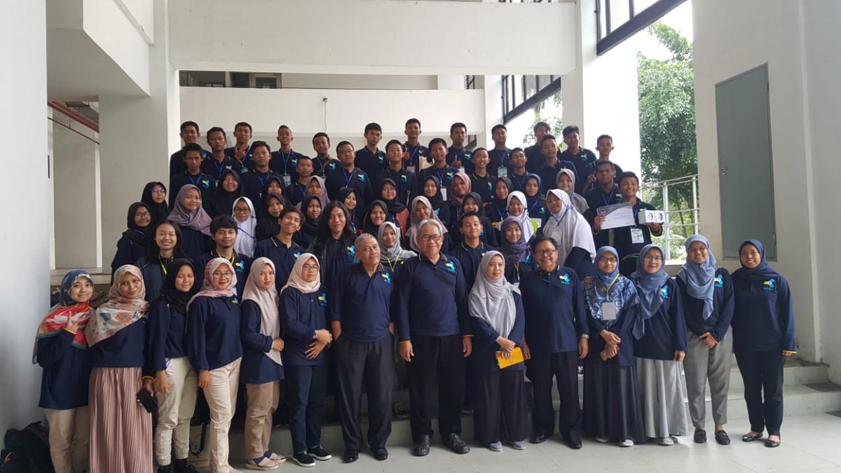 JurnalSpirit's tweet photo. 45 Siswa SMA dari Indramayu Dikenalkan Soal Teknologi Nano di ITB https://t.co/6MIzfnxqst