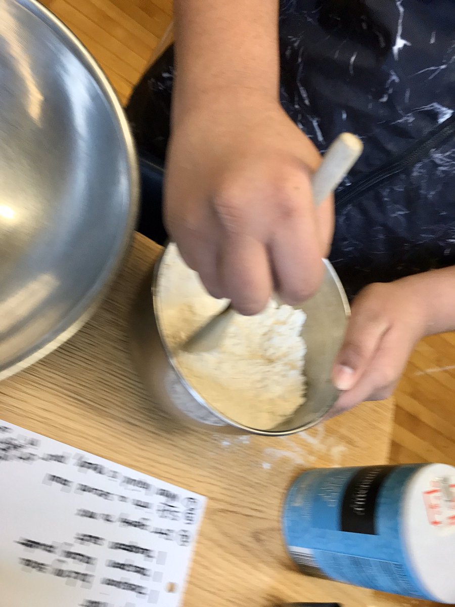 APJanka's tweet photo. Some @ChiPubSchools #GoSmyser Eagles working on a baking project on the day before Thanksgiving… The whole school was filled with the aroma of baking bread! Learning always feels good, if only it always smelled so good!
@FriendsOfSmyser @JerryTravlos @CPSN1Chief #CP_yeS! https://t.co/Hb7ajItqcF