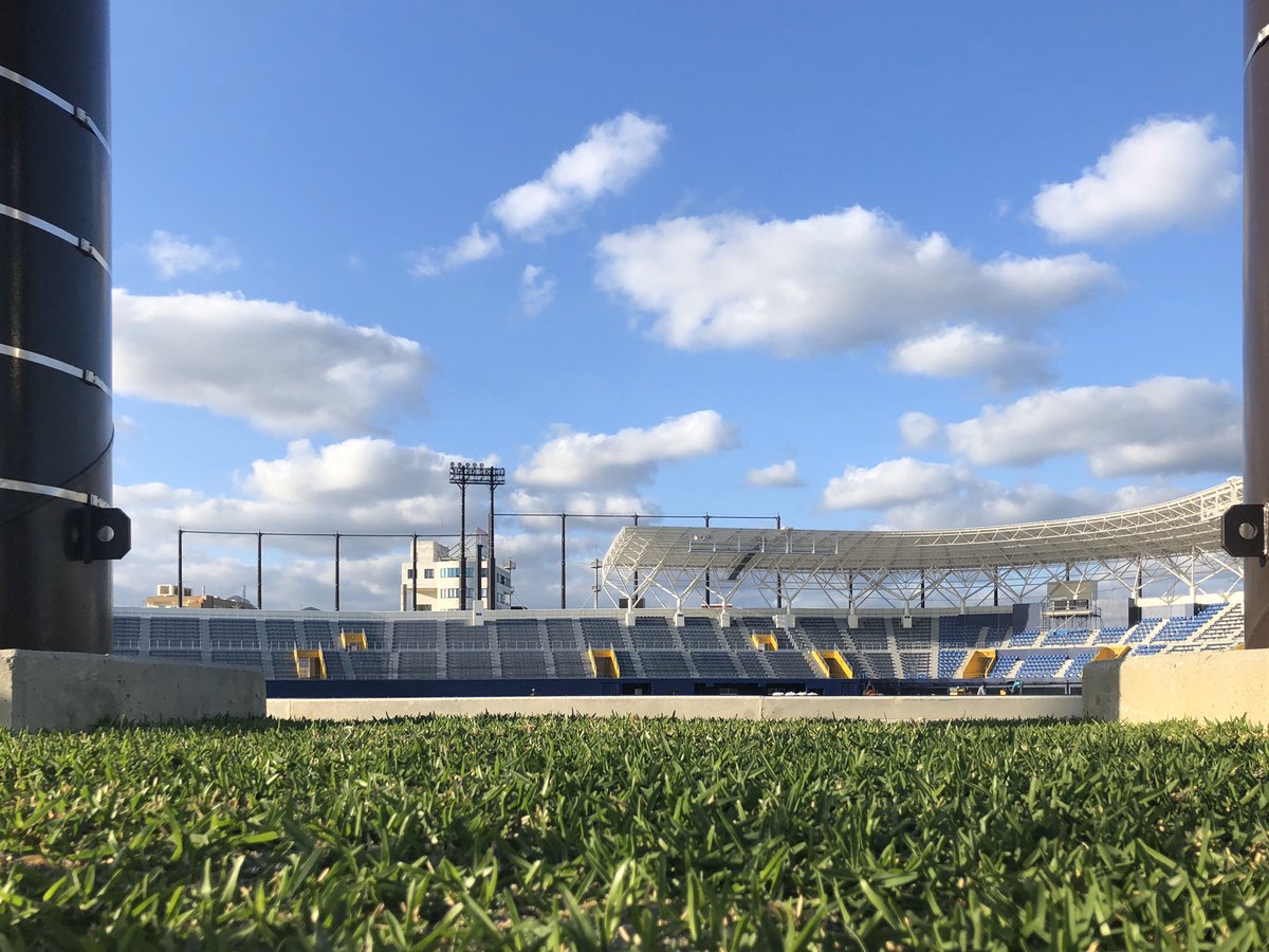 江本祐介 Tinto Tinto 改修工事中の名護市営球場 もう少しで完成かなぁ スタンドやバックスクリーンはもうほぼできてるっぽい 来年春からいよいよ日ハムの春季キャンプが名護で再開 いつかプロ野球の公式戦も開催されるといいなぁ 日ハム 名護