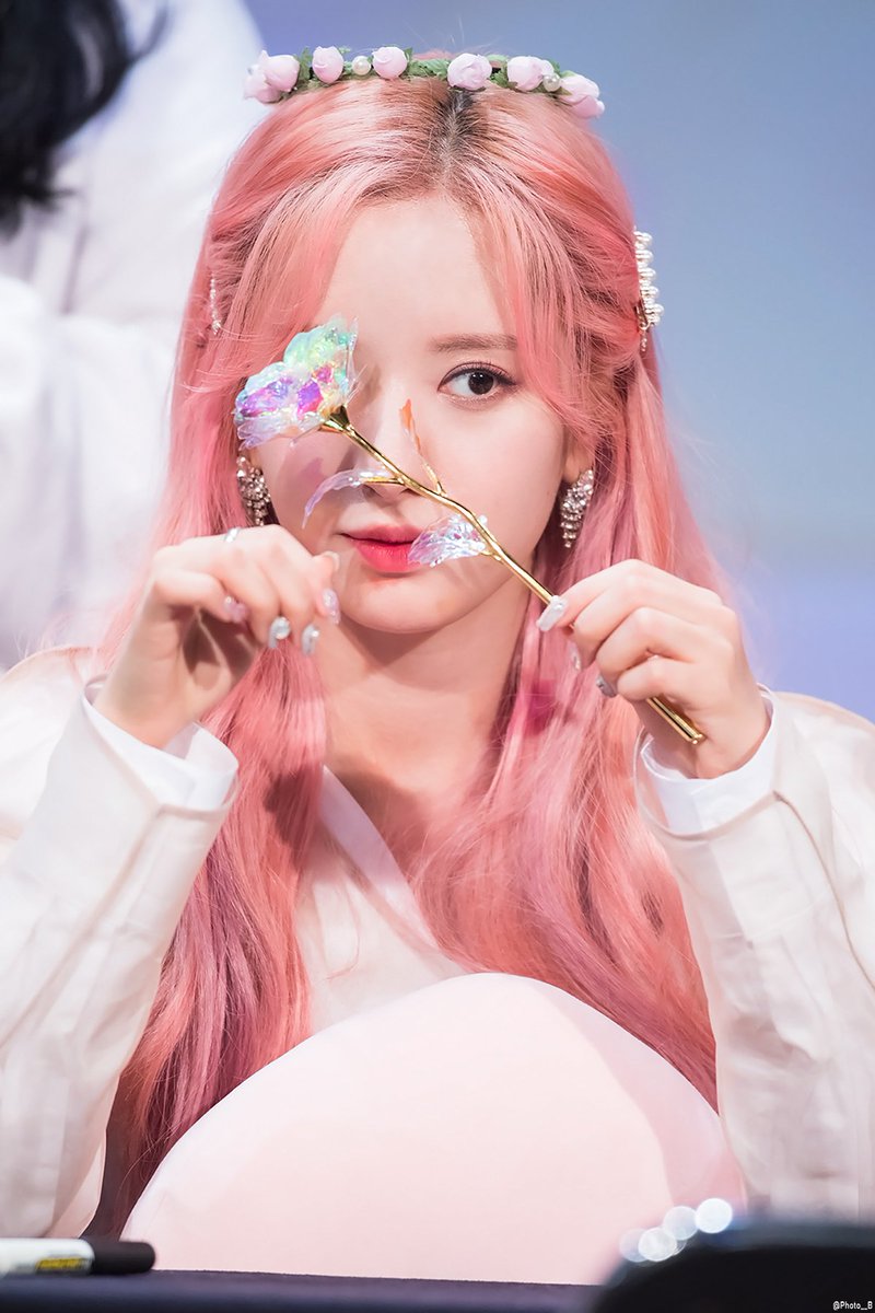 Photo__B's tweet photo. 191123 #우주소녀 #보나 https://t.co/xPgvME7Tw4