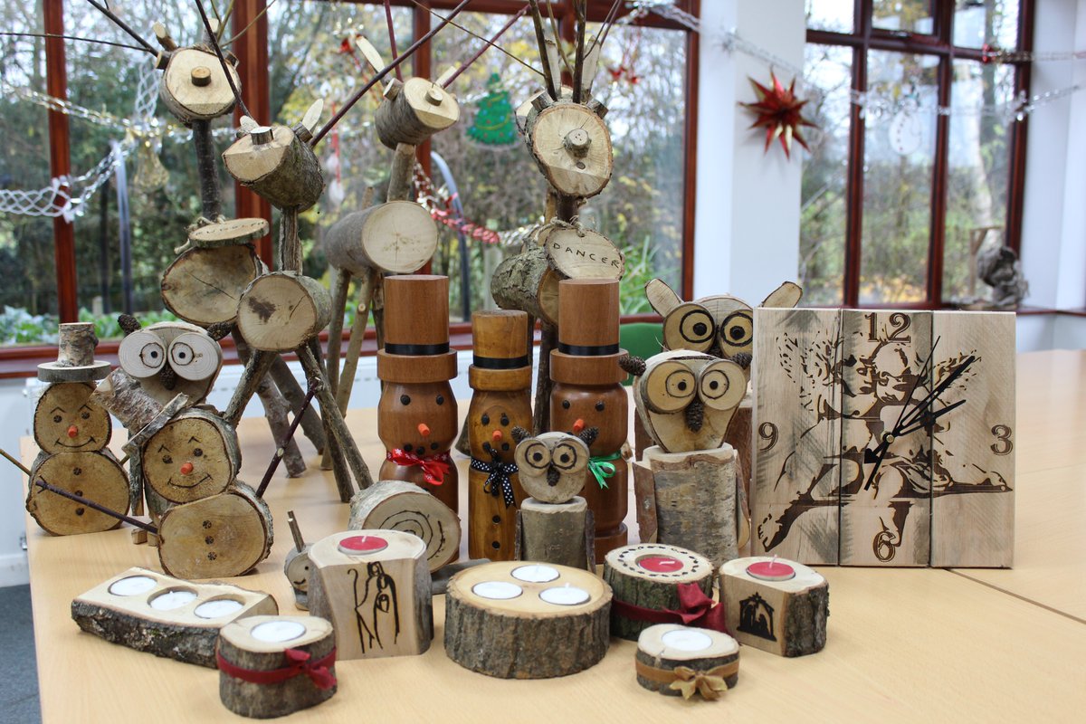 Come along to the Albrighton Christmas Extravaganza.  This is a small selection of handmade woodcraft items we will be selling.  We are located on the High Street near a bit of a do shop.