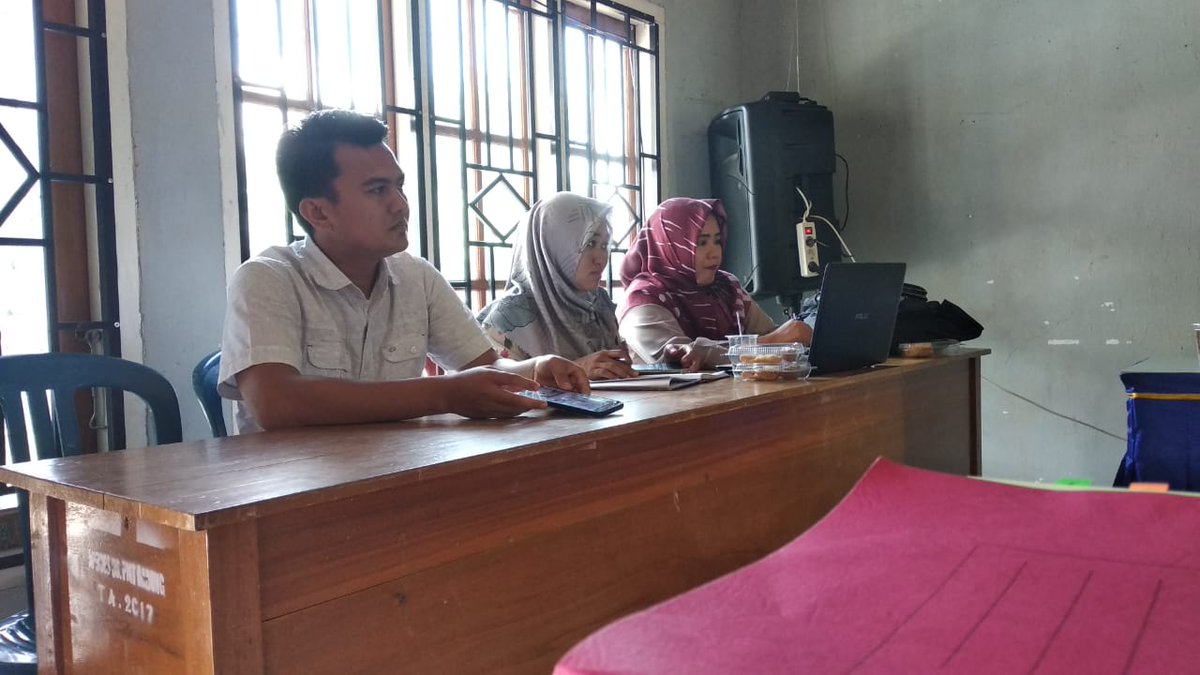RAfrijon's tweet photo. Pendampingan Pemeriksaan Pembukuan dan SPJ keuangan Desa oleh Inspektorat. https://t.co/y9AhY4Y8Wn