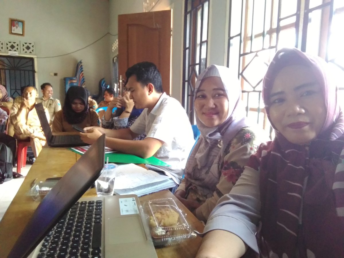 RAfrijon's tweet photo. Pendampingan Pemeriksaan Pembukuan dan SPJ keuangan Desa oleh Inspektorat. https://t.co/y9AhY4Y8Wn